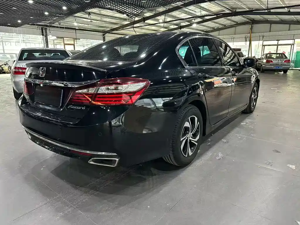 Honda Accord 2017 — фото 4