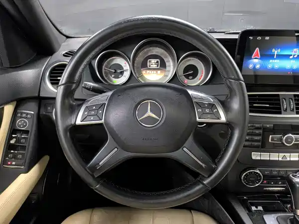 Mercedes-Benz C-Class 2011