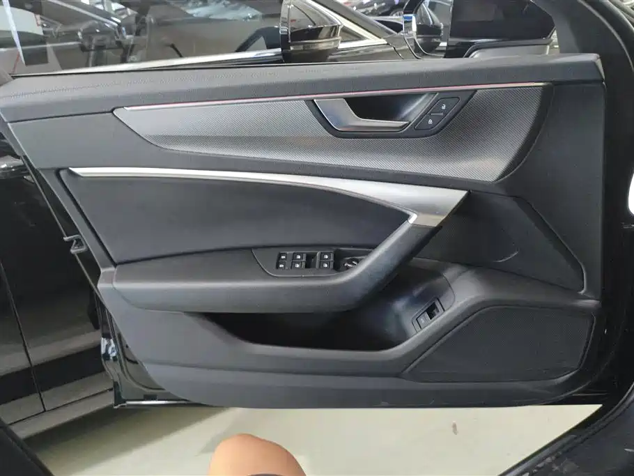 Audi A6L 2022