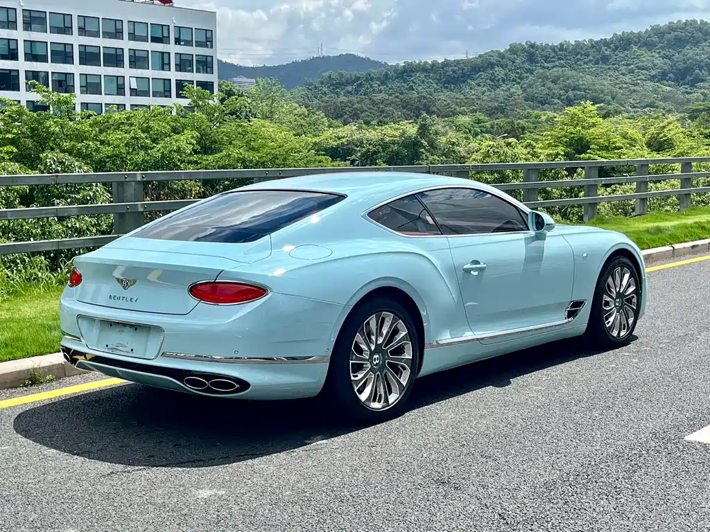 Bentley Continental 2021 — фото 6