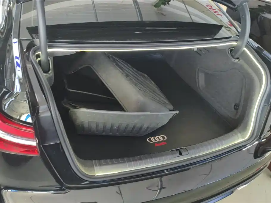Audi A6L 2022