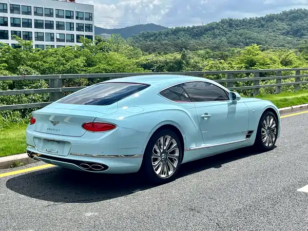 Bentley Continental 2020
