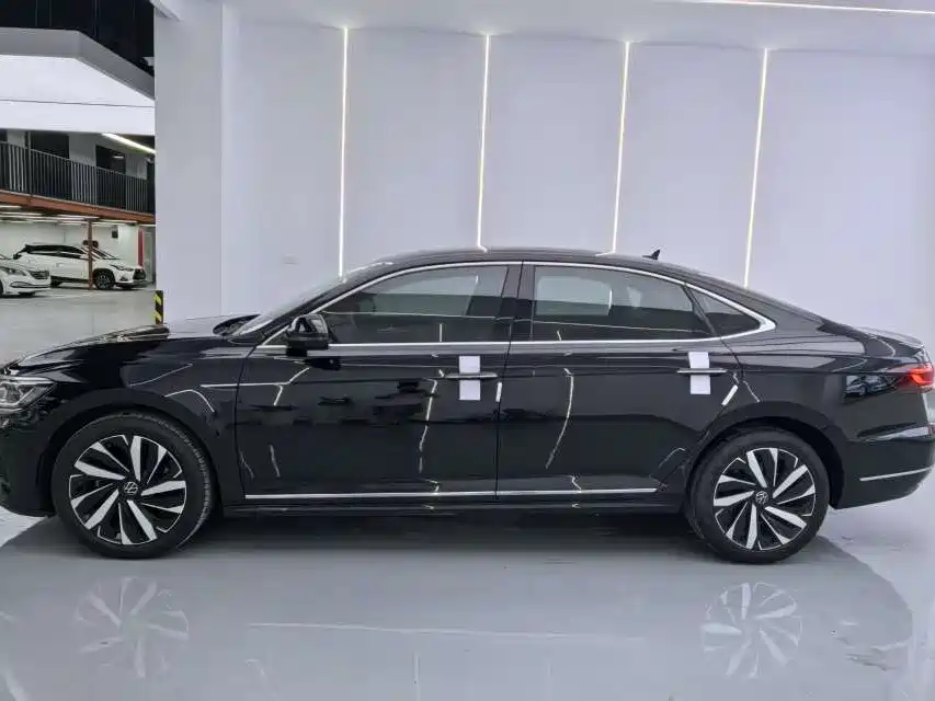 Volkswagen Passat 2022 — фото 14