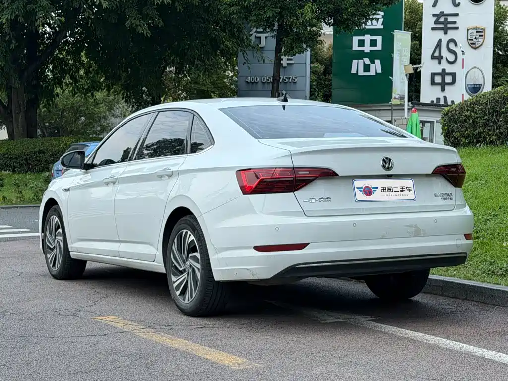Volkswagen Sagitar 2022