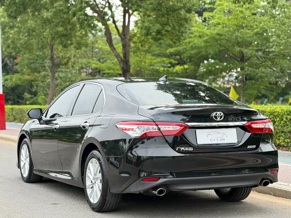 Toyota Camry 2022 — фото 6