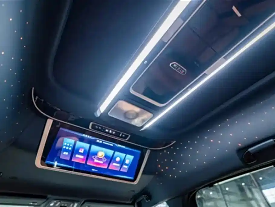 Toyota Granvia — фото 31