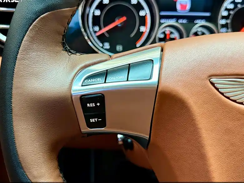 Bentley Flying Spur 2019 — фото 10