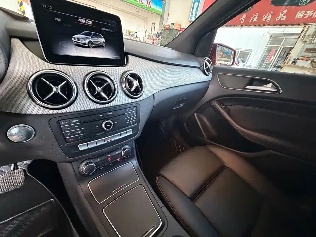 Mercedes-Benz B-Class 2018 — фото 18