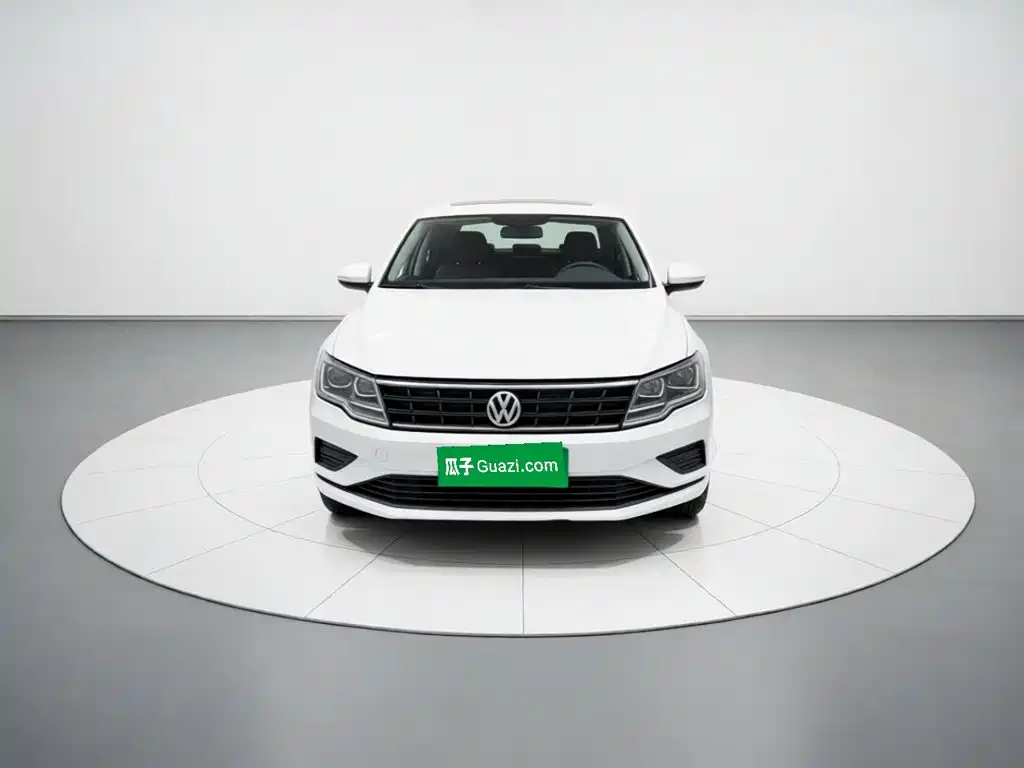 Volkswagen Jetta 2018 — фото 24