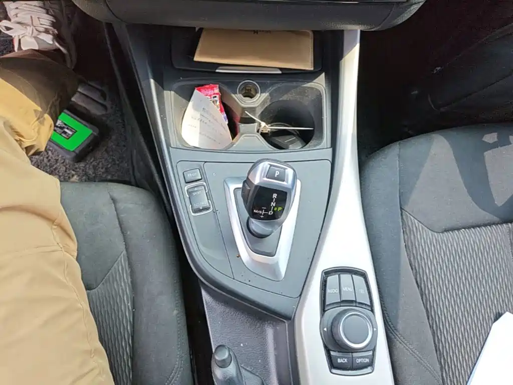BMW 1 Series 2018 — фото 14