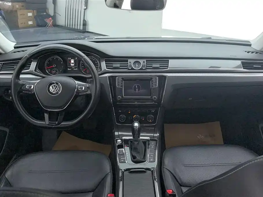 Volkswagen Passat 2018 — фото 12