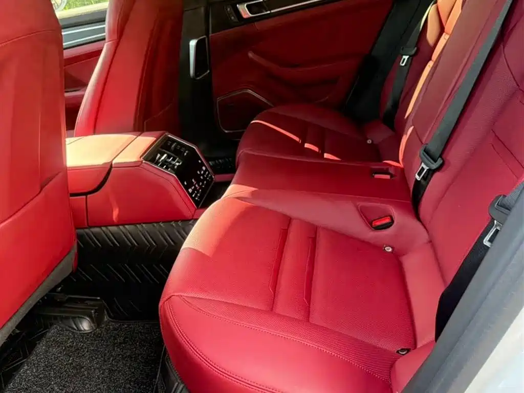 Porsche Panamera 2023