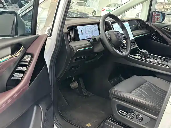 GAC Trumpchi M8 2023