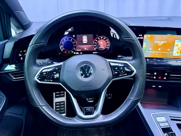 Volkswagen Golf 2023