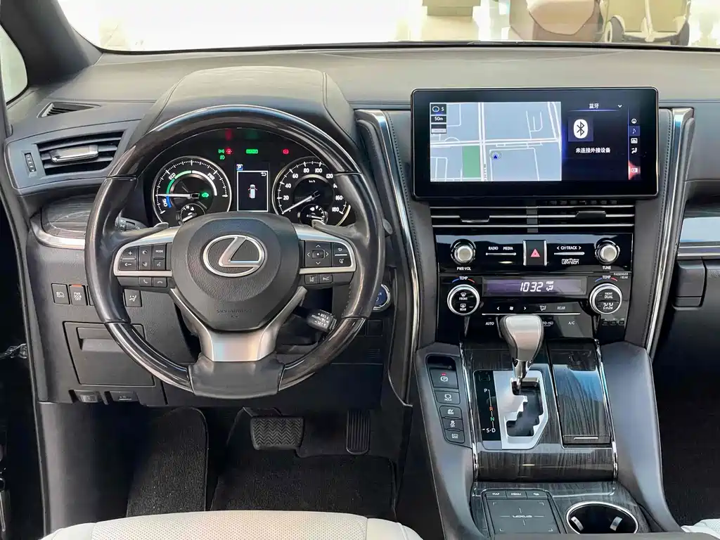 Lexus LM 2020 — фото 27
