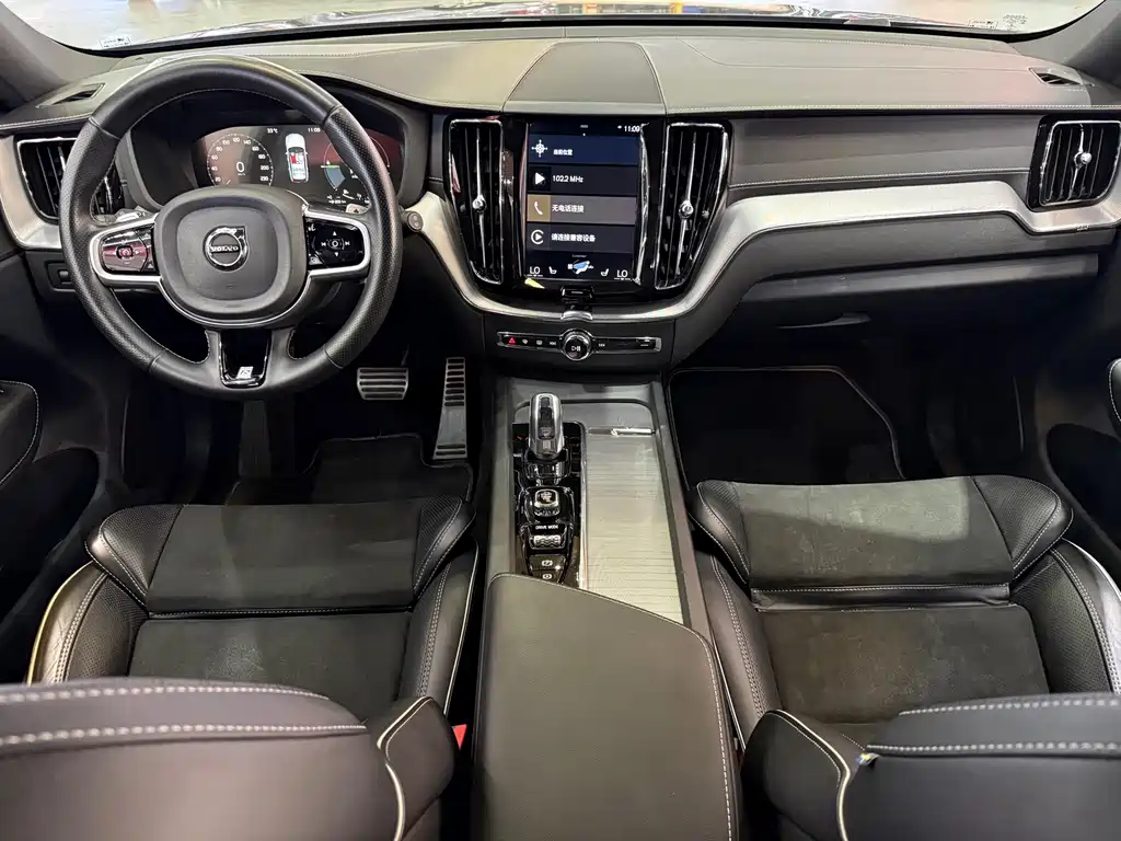 Volvo XC60 Plug-In Hybrid 2019 — фото 21