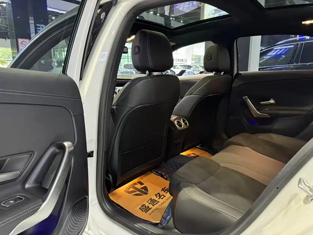 Mercedes-Benz A-Class 2023 — фото 13