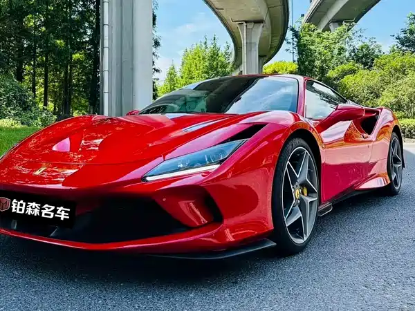 Ferrari F8 2022