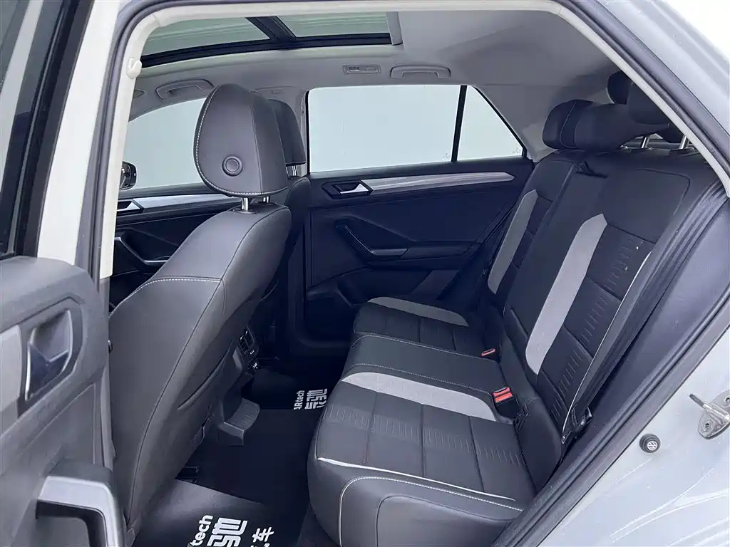 Volkswagen T-Roc 2022 — фото 17