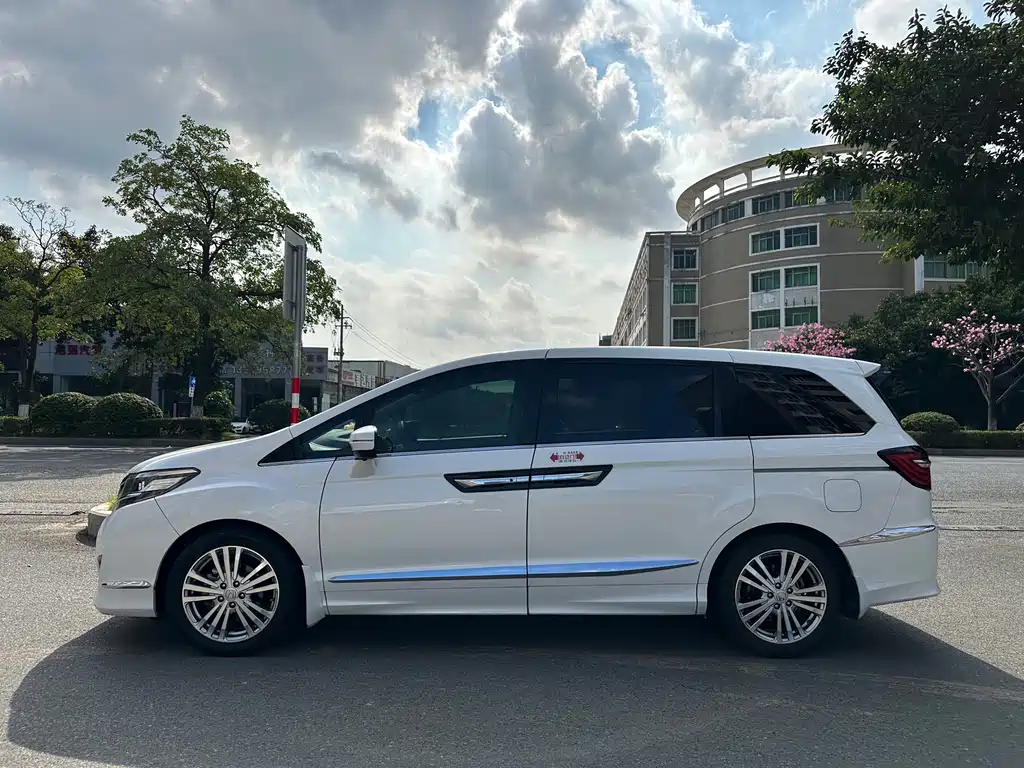 Honda Elysion 2019 — фото 3