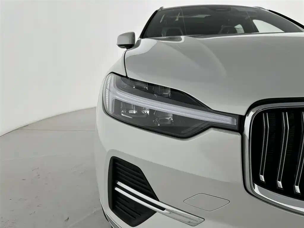 Volvo XC60 — фото 15