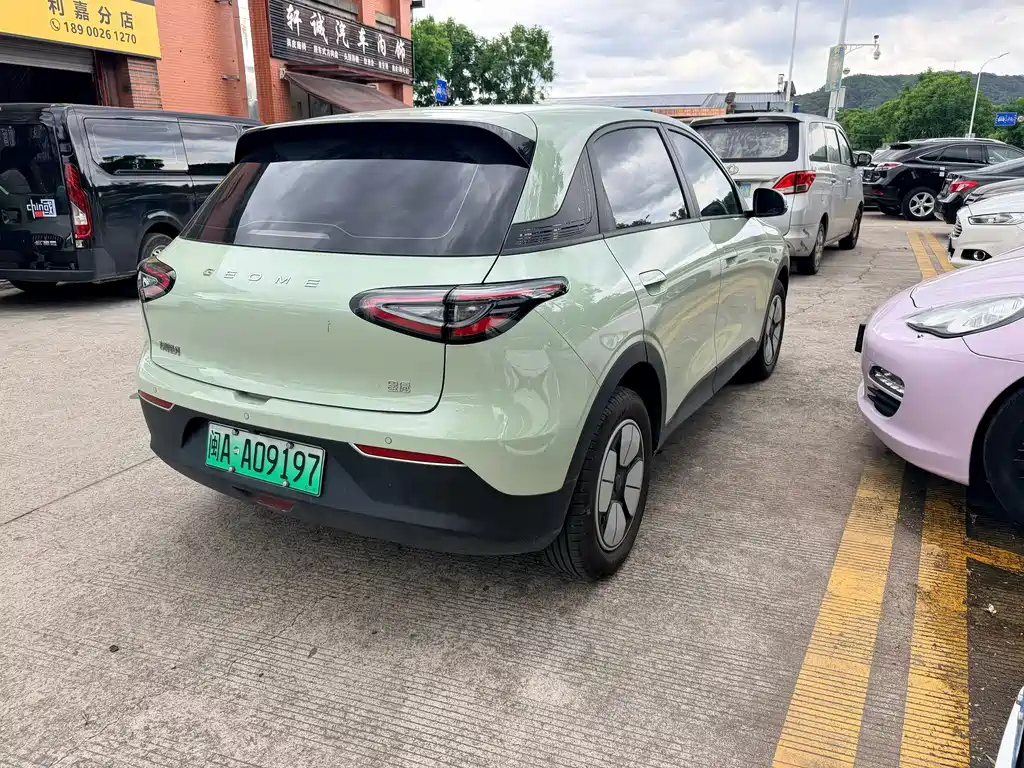 Geely Galaxy Starwish 2025 — фото 5