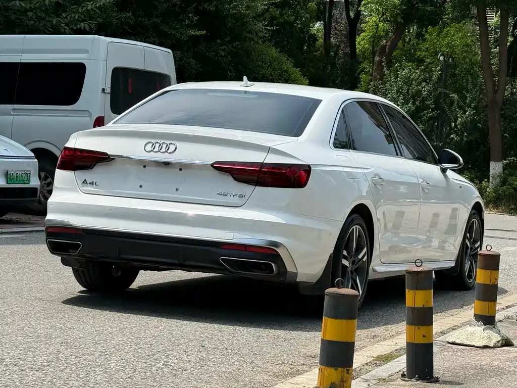 Audi A4L 2021