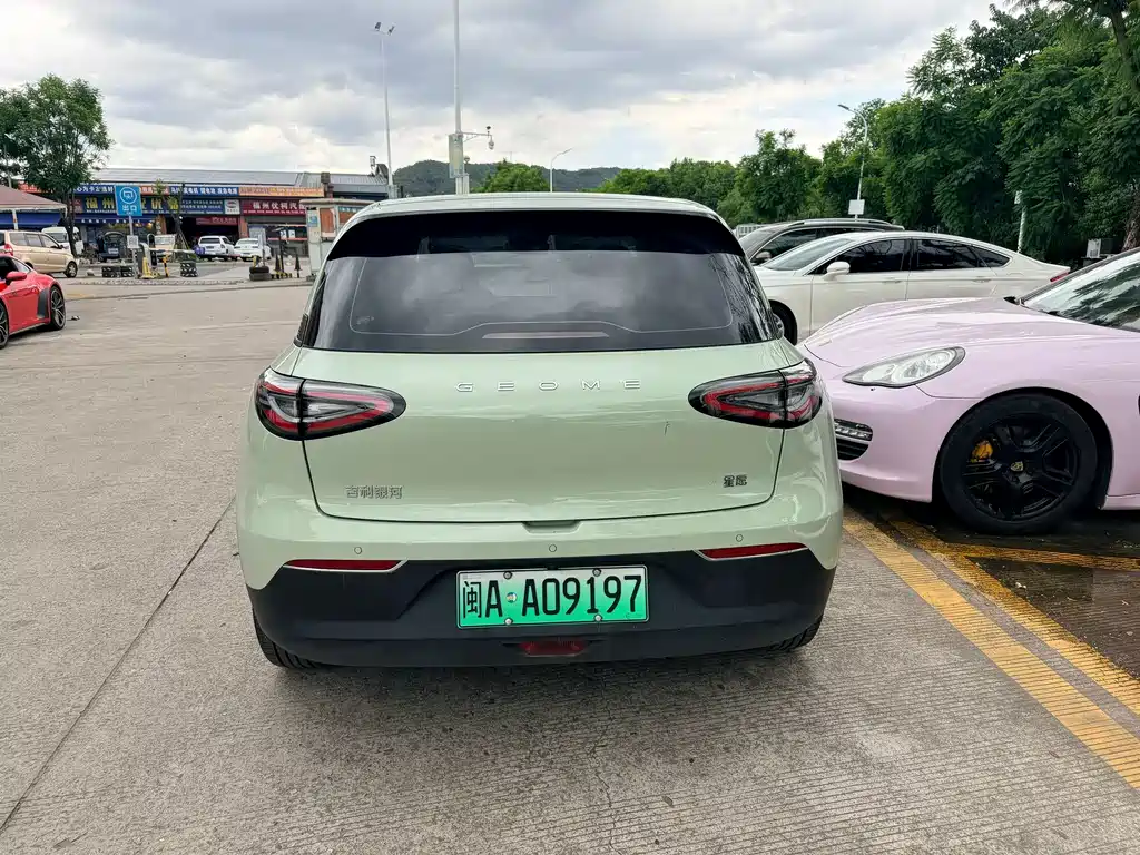 Geely Galaxy Starwish 2025 — фото 4