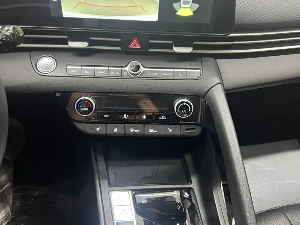 Hyundai Elantra 2024 — фото 16