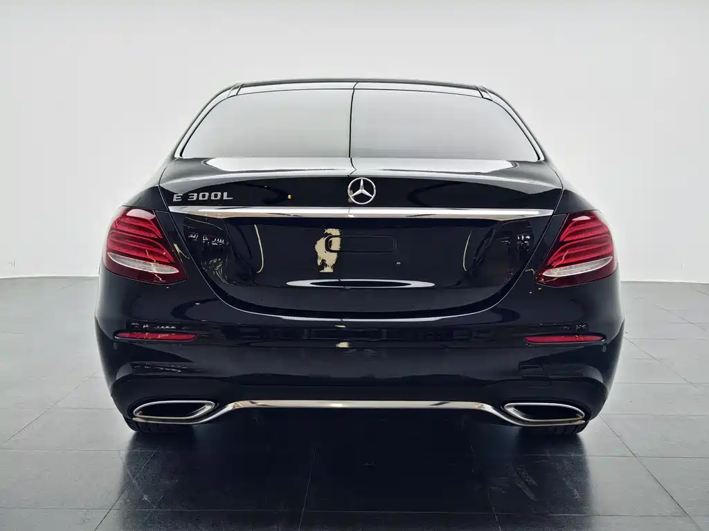 Mercedes-Benz E-Class 2019 — фото 17