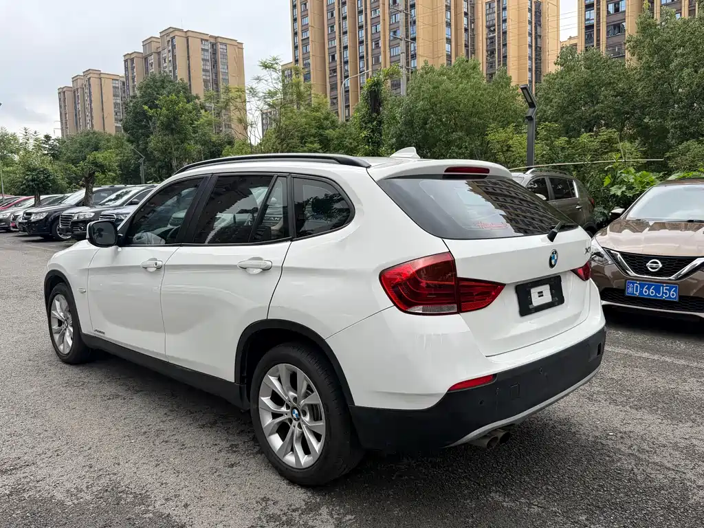 BMW X1 2011 — фото 11