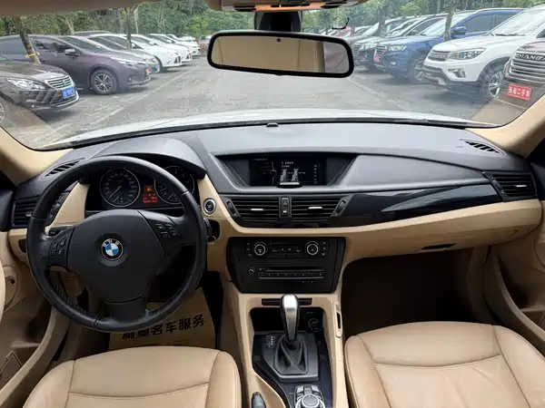 BMW X1 2011