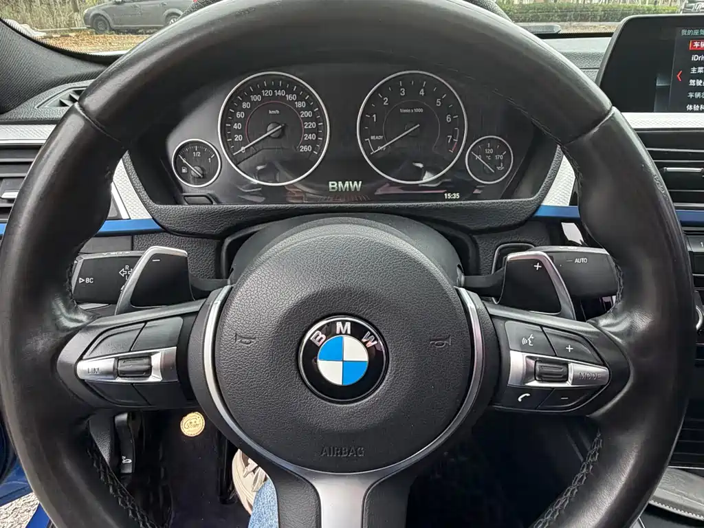 BMW 3 Series 2018 — фото 9