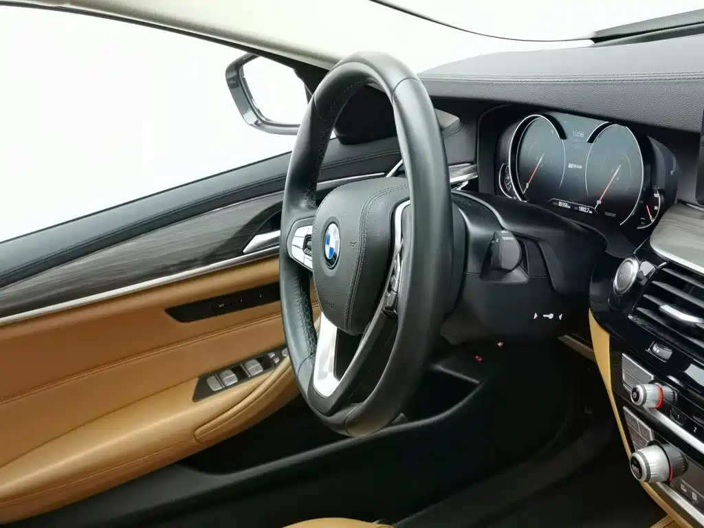 BMW 5 Series New Energy 2018 — фото 22