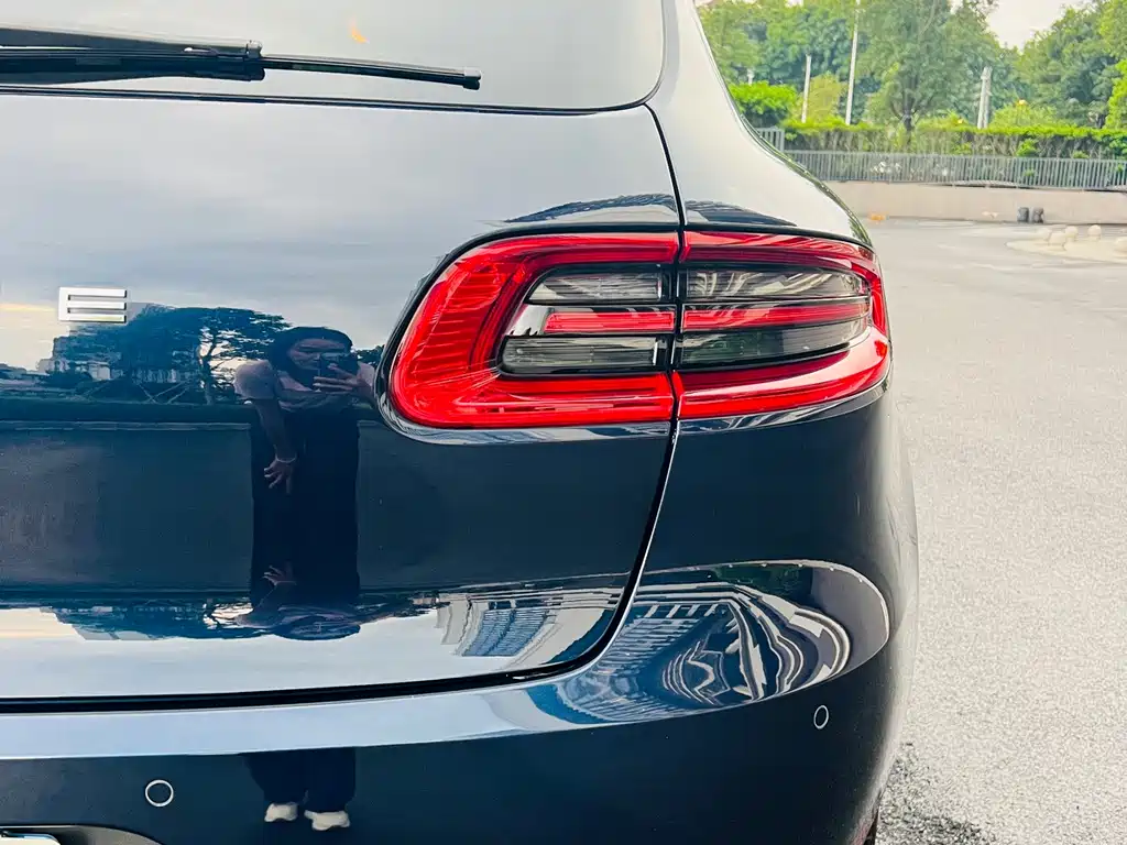 Porsche Macan 2017 — фото 11