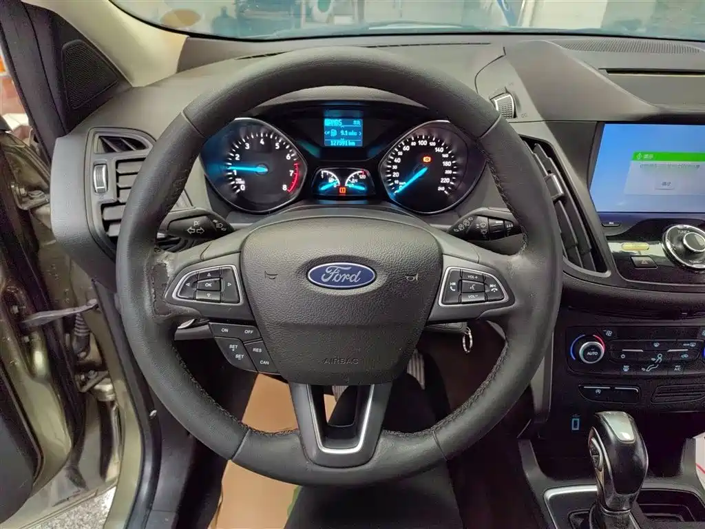 Ford Kuga 2018 — фото 3