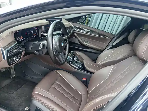 BMW 5 Series 2022