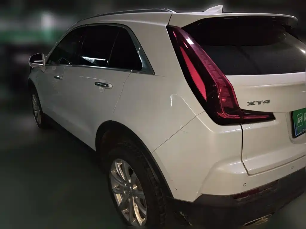 Cadillac XT4 2021 — фото 4