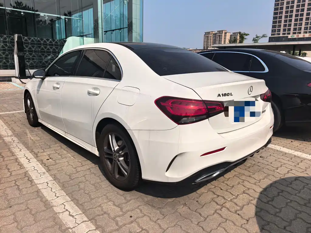 Mercedes-Benz A-Class 2021 — фото 3