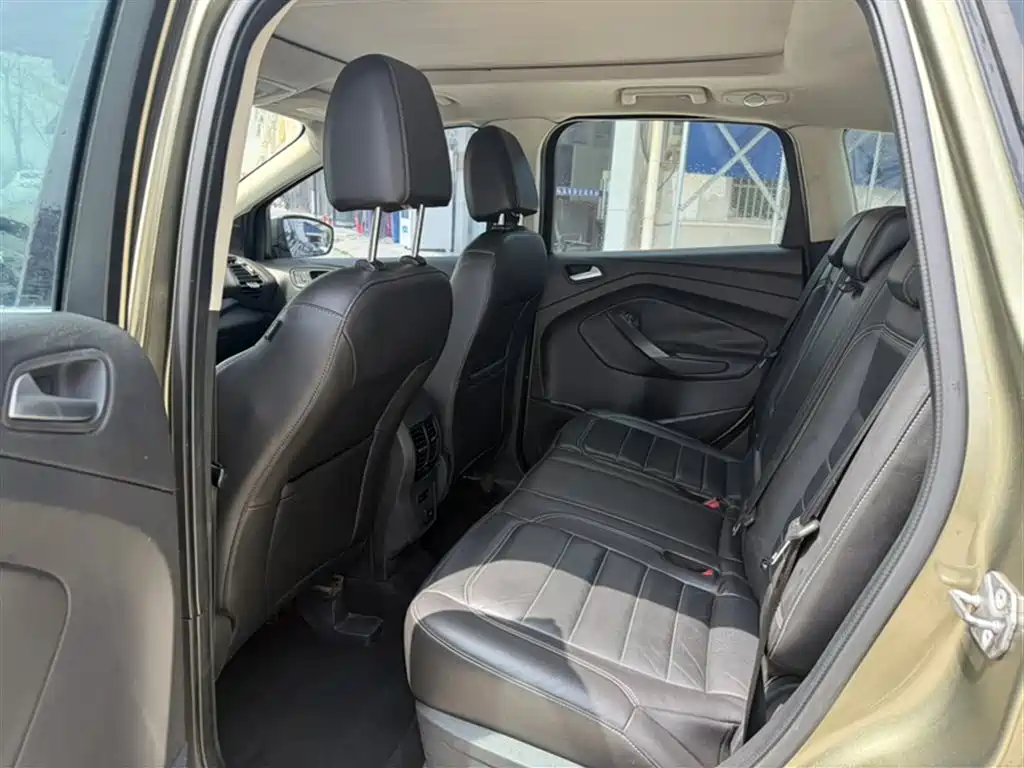 Ford Kuga 2018 — фото 12