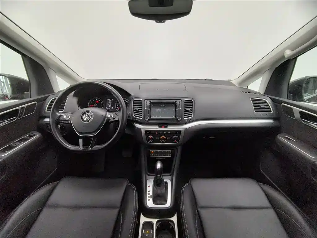 Volkswagen Sharan 2017 — фото 5