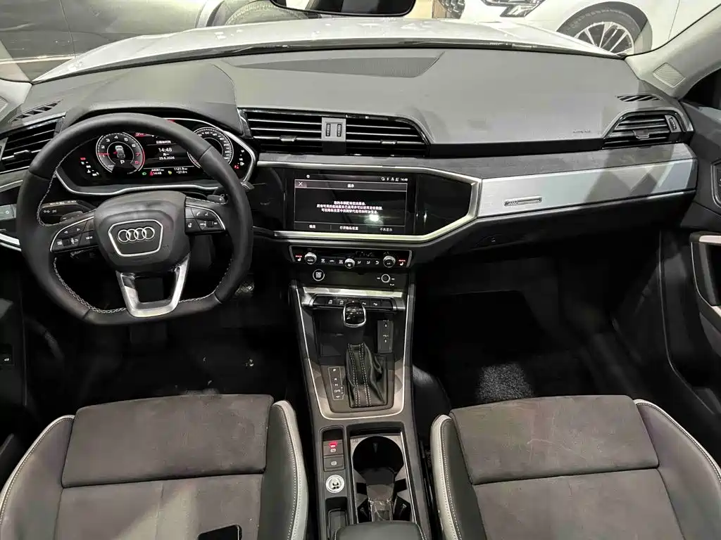 Audi Q3 2022 — фото 2