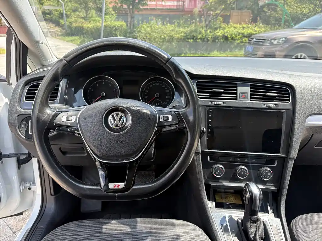 Volkswagen Golf 2018 — фото 14