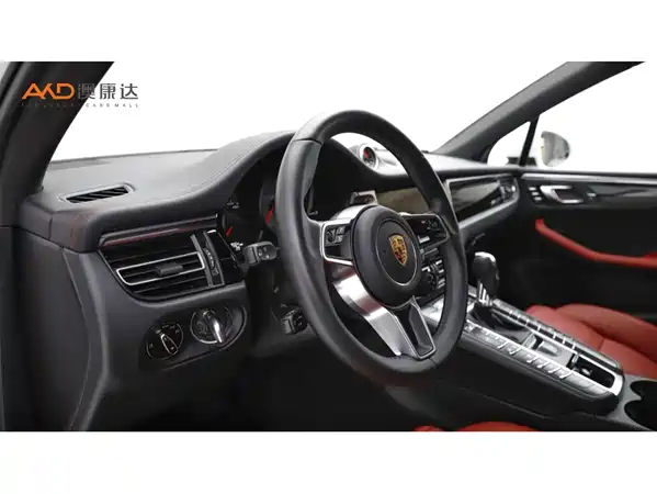 Porsche Macan 2021