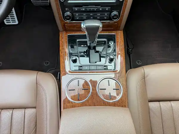 Volkswagen Phaeton 2015
