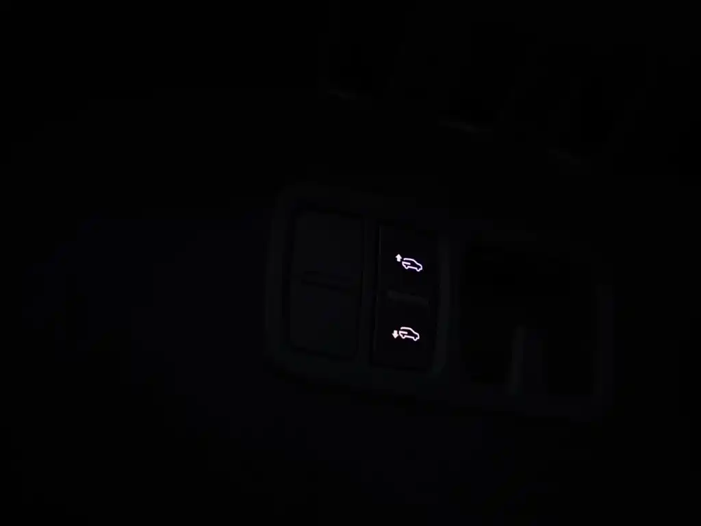 Audi RS Q8 2023 — фото 27
