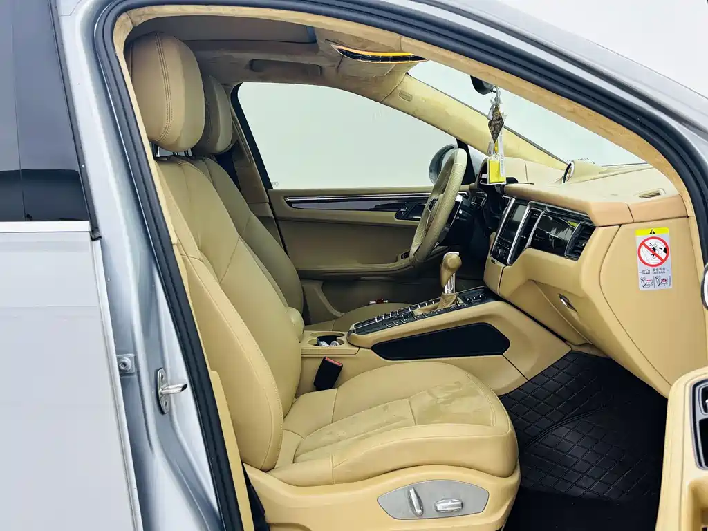 Porsche Macan 2015 — фото 16