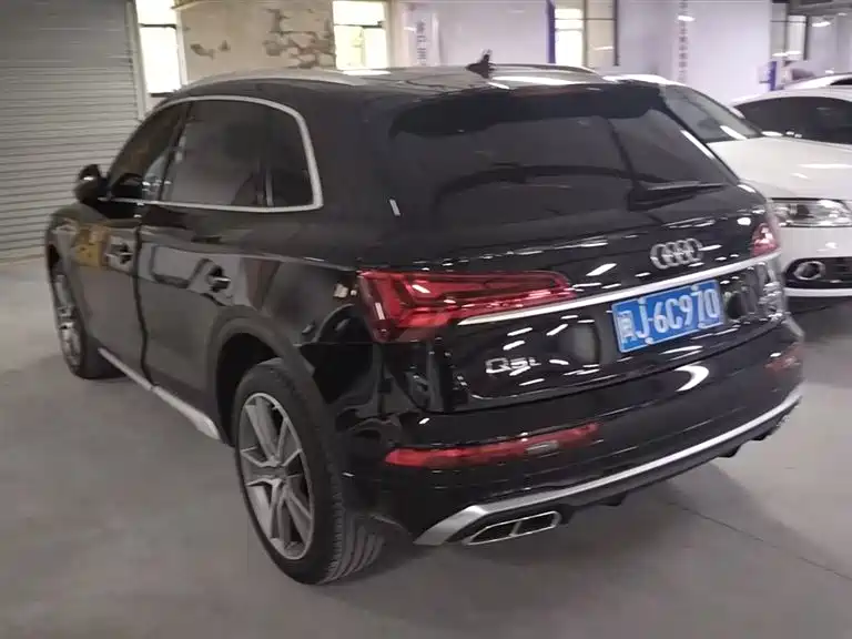 Audi Q5L 2022 — фото 6