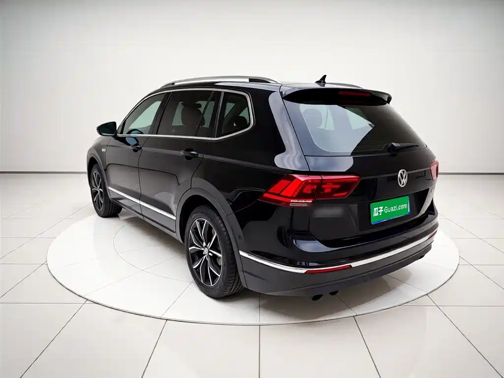 Volkswagen Tiguan L 2017 — фото 5