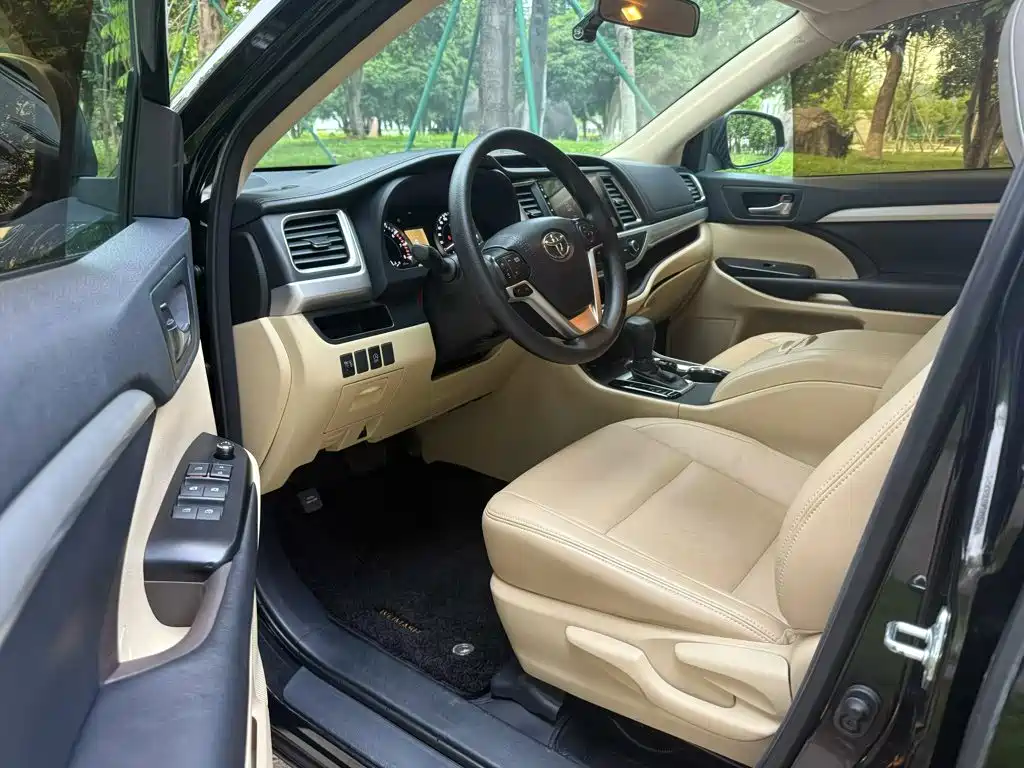Toyota Highlander 2018 — фото 15